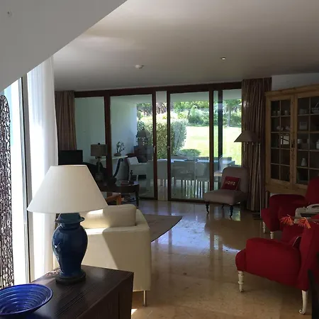 In Olhos De Agua Mit Gemeinschaftspool Und Schoener Aussicht بيت للعطل البوفيرا