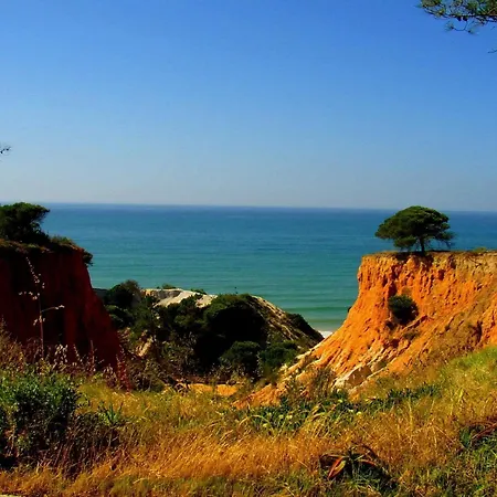 Holiday home In Olhos De Agua Mit Gemeinschaftspool Und Schoener Aussicht *